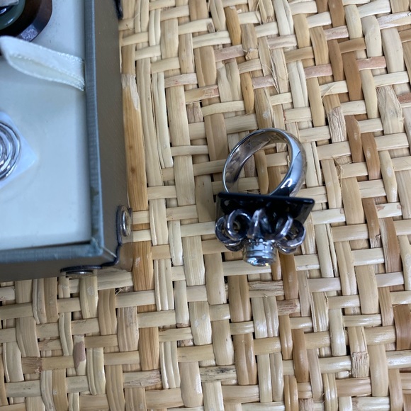 Staxx Ring size 7 with original box. - Picture 6 of 6